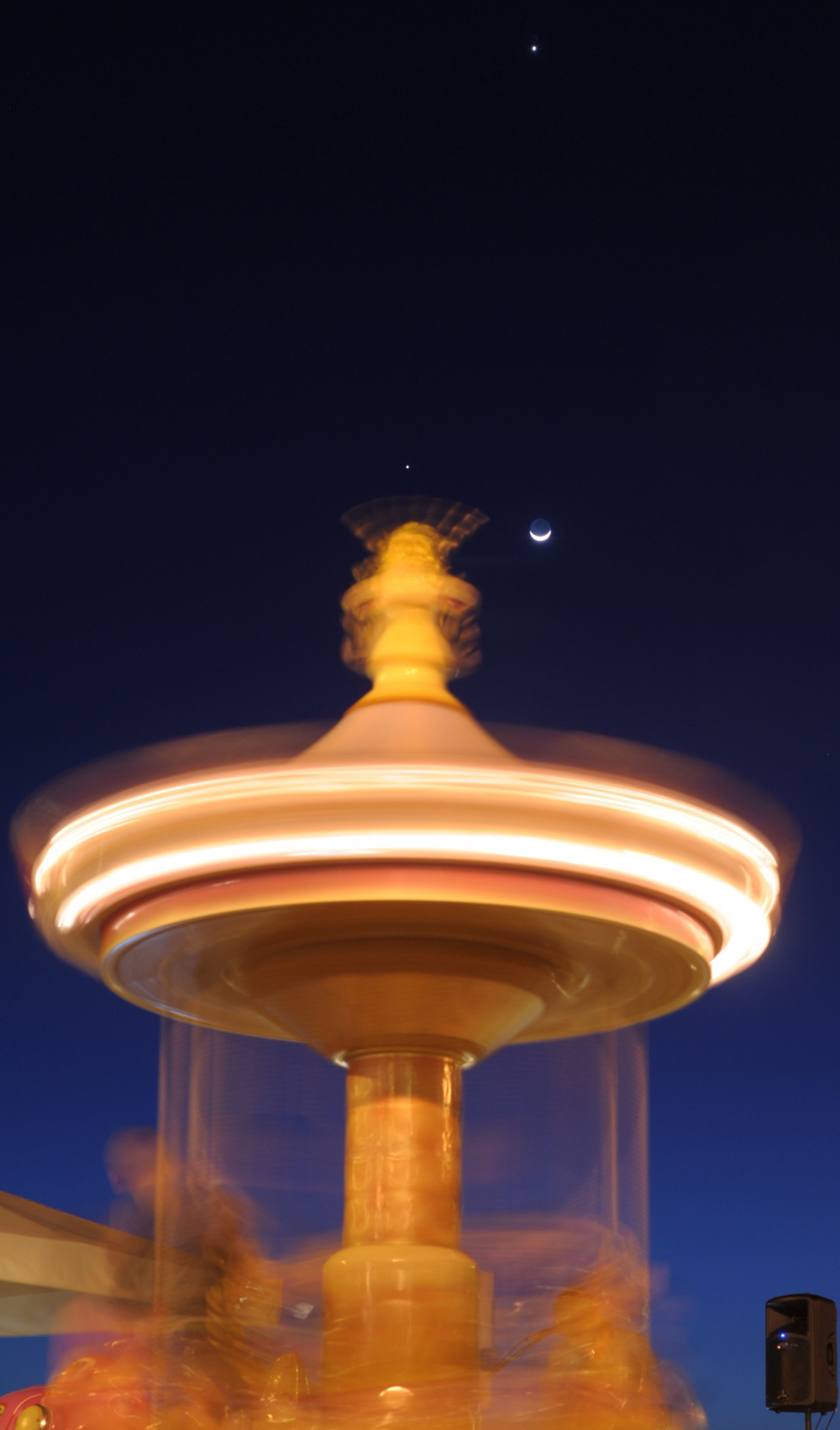 Crescent Moon and Venus to Shine Bright Tonight